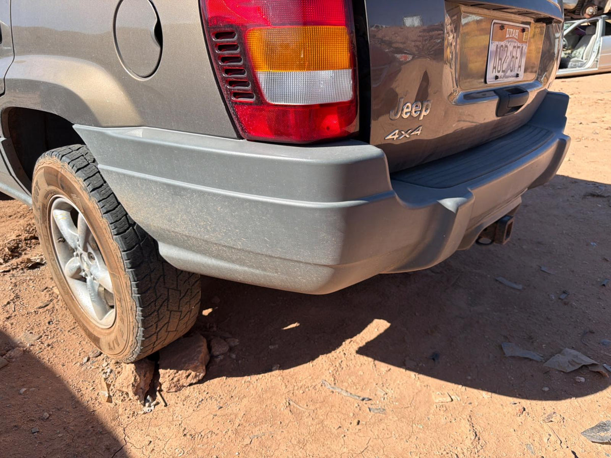 2002 - 2004 Jeep Grand Cherokee Bumper Assembly Rear