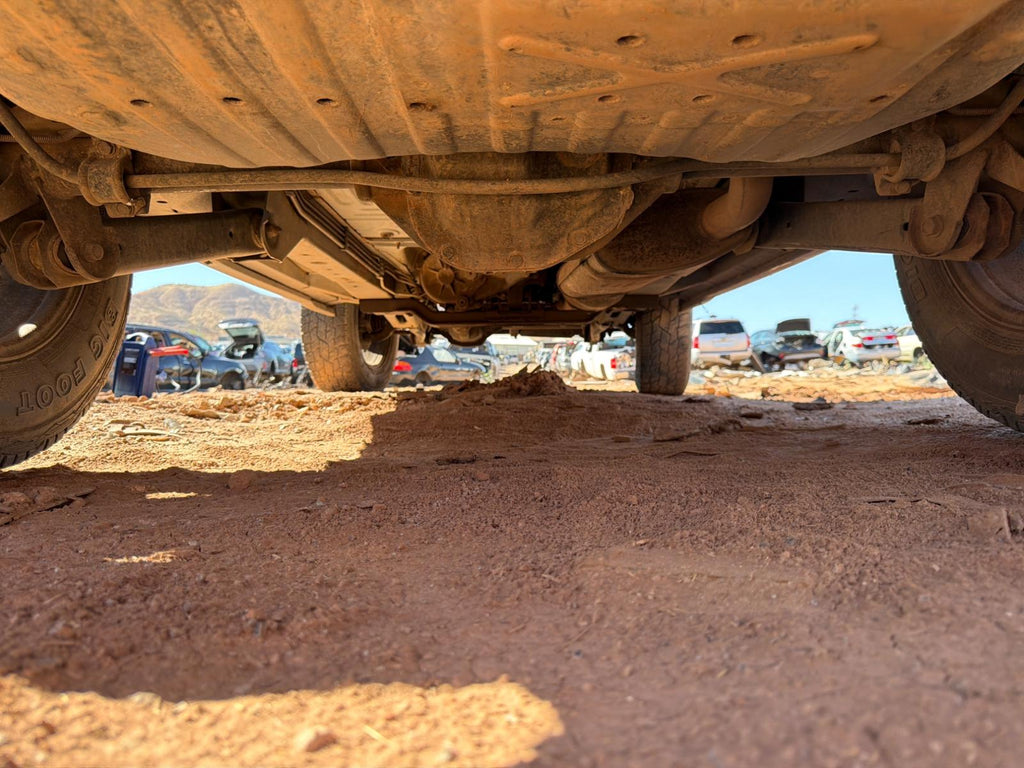 2002 - 2004 Jeep Grand Cherokee Axle Assembly Rear
