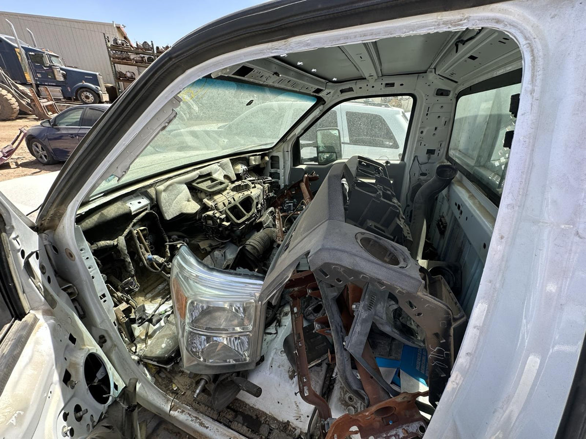2013 Ford F550SD Pickup Axle Assembly Rear