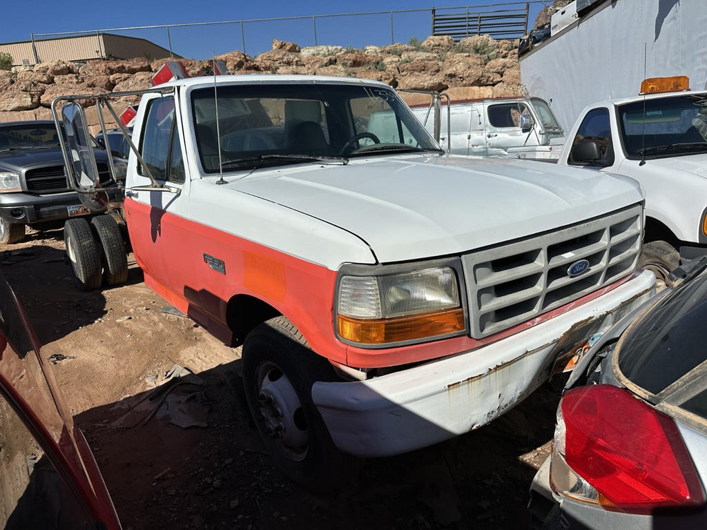 1994 - 1997 Ford F350 Pickup Axle Assembly Rear