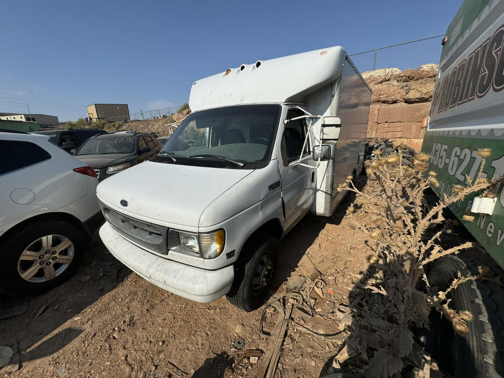 1999 - 2007 Ford E350 Van Axle Assembly Rear