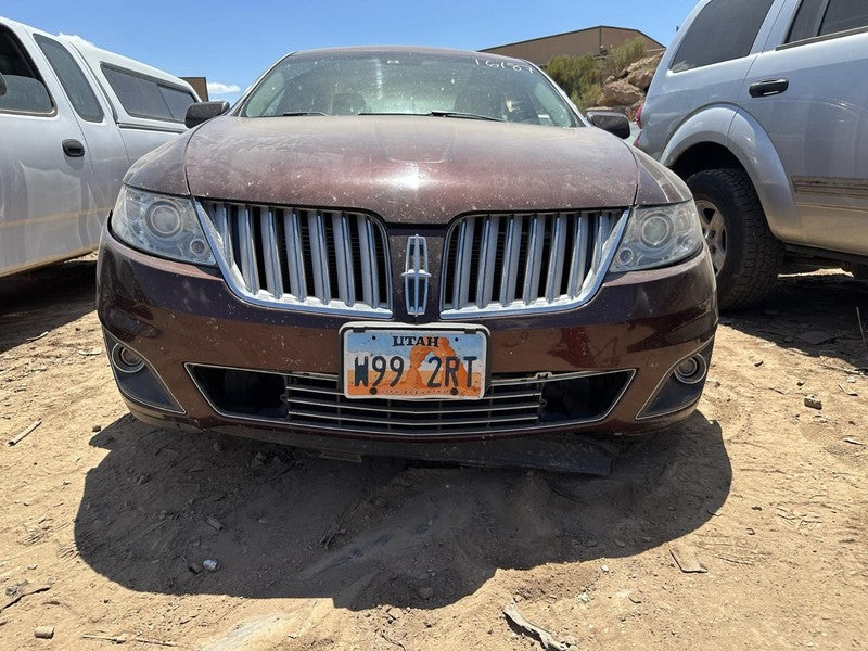Used Right Headlight Assembly fits: 2009 Lincoln Mks xenon HID w/o ada