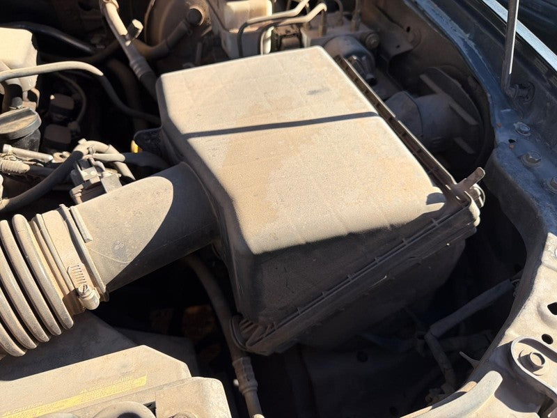 Used Air Cleaner Assembly fits: 2005 Nissan Pathfinder 6 cylinder 4.0 