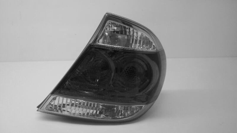 2005 - 2006 Toyota Camry Passenger Side Tail Light Assembly