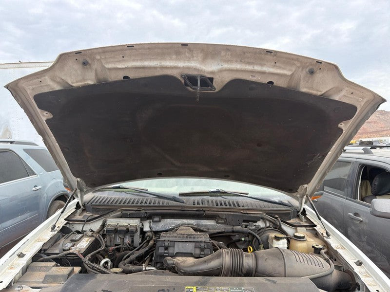 Used Hood fits: 2006 Ford Expedition  Grade A