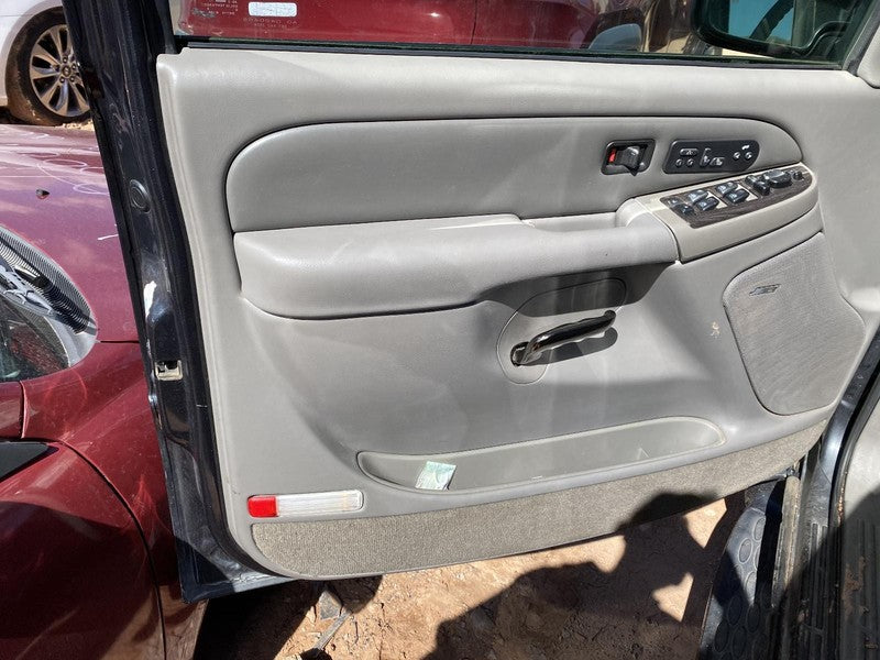 Used Right Headlight Assembly fits: 2003 Gmc Yukon xl 1500 Denali Righ