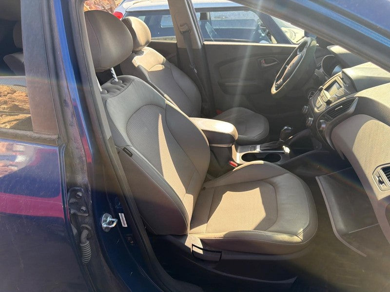 Used Front Right Seat Front fits: 2015 Hyundai Tucson bucket air bag c
