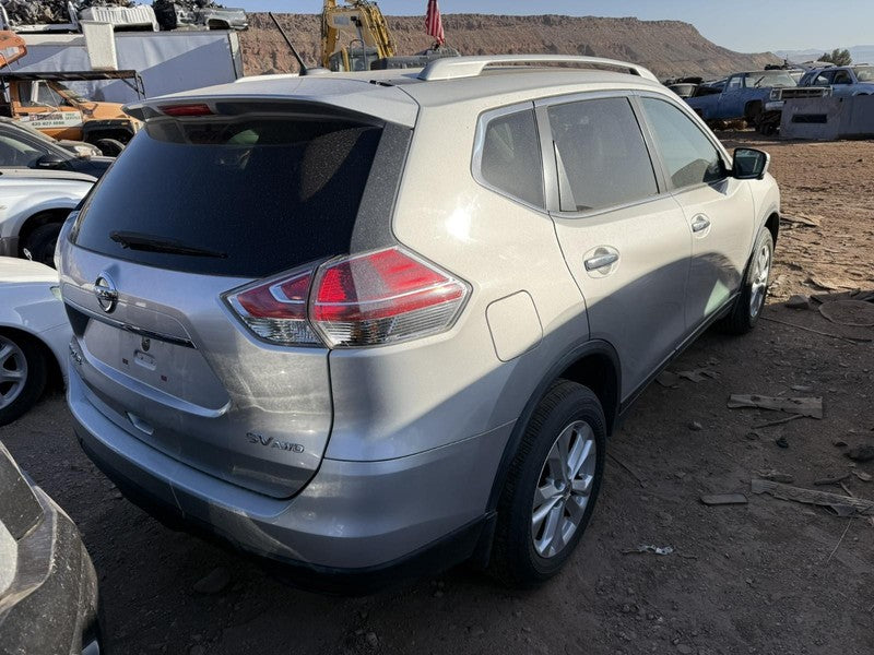 Used Left Headlight Assembly fits: 2015 Nissan Rogue VIN 5 1st digit U