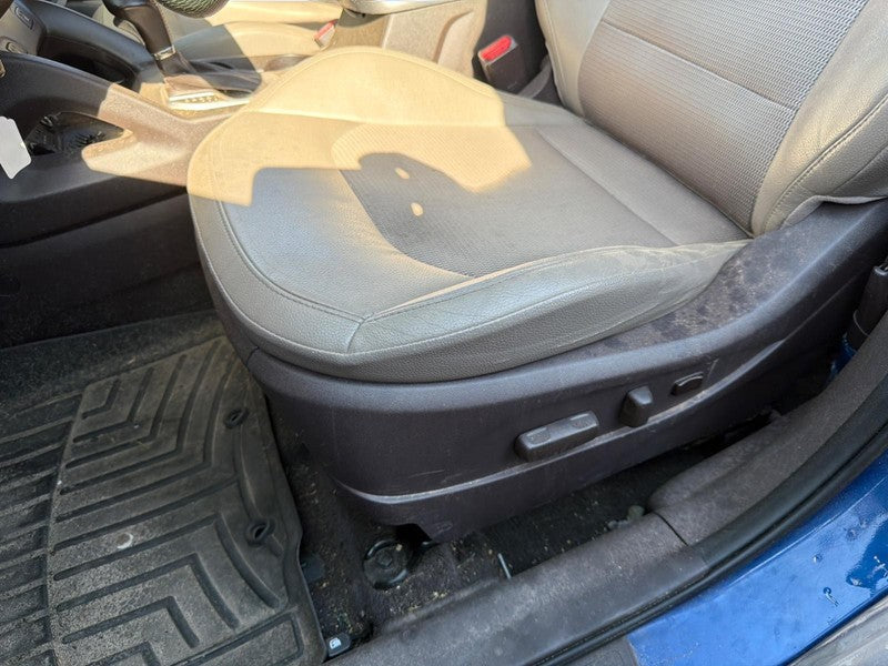 Used Front Left Seat Front fits: 2015 Hyundai Tucson bucket air bag cl