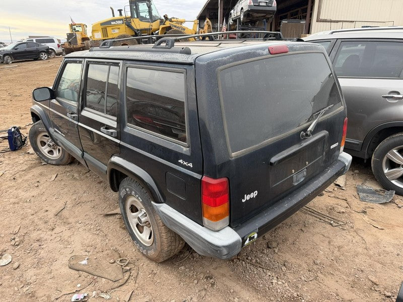 Used Air Cleaner Assembly fits: 2000 Jeep Cherokee  Grade A