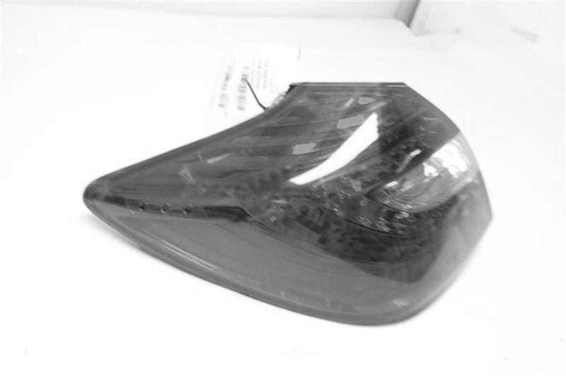 Used Left Tail Light Assembly fits: 2013 Hyundai Genesis Sdn quarter p