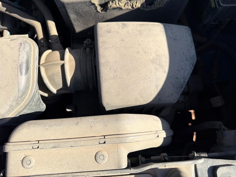 Used Air Cleaner Assembly fits: 2015 Hyundai Tucson 2.0L Canada emissi