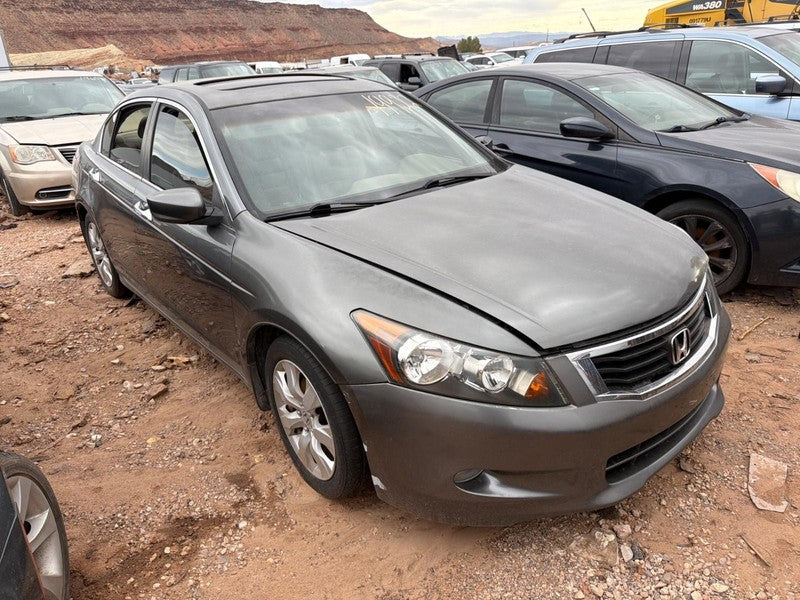 Used Fender fits: 2009 Honda Accord Grade A