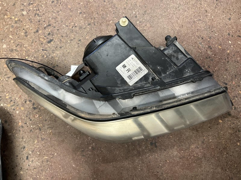 Used Right Headlight Assembly fits: 2009 Saab 9-7X w/HID Right Grade A