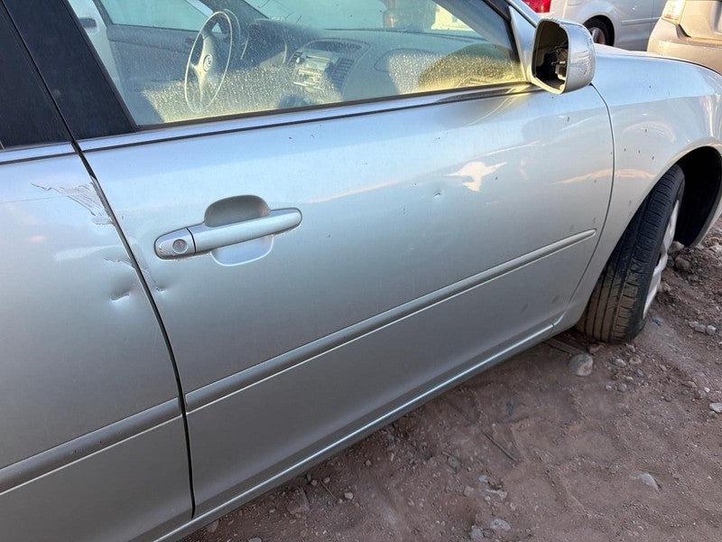 Used Front Right Door Assembly Front fits: 2002 Toyota Camry electric 