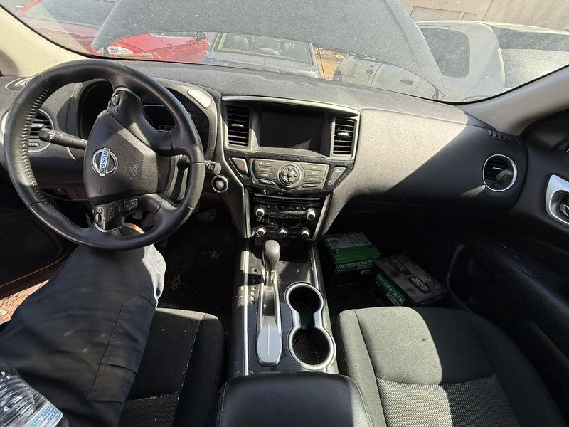 Used Air Cleaner Assembly fits: 2018 Nissan Pathfinder 3.5L 6 cylinder