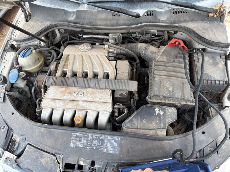 Used Air Cleaner Assembly fits: 2006 Volkswagen Passat 2.0L engine ID 