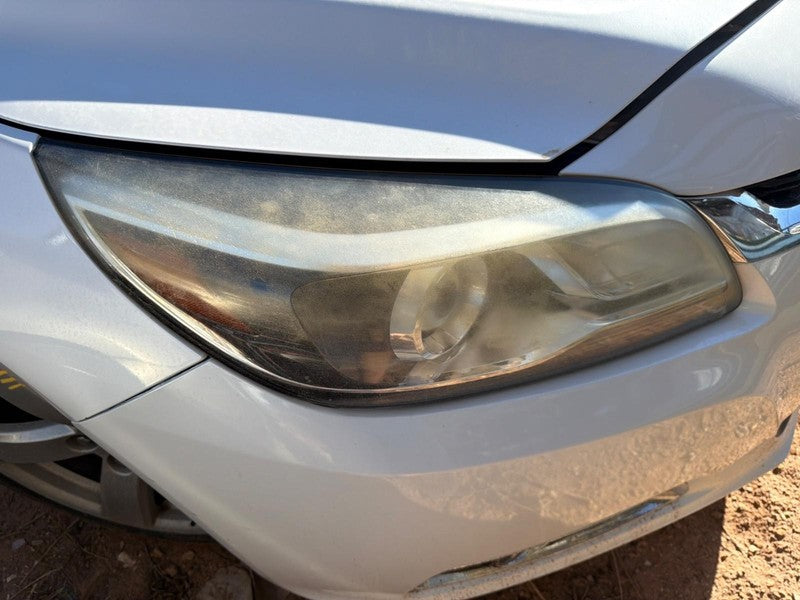 Used Right Headlight Assembly fits: 2015 Chevrolet Malibu LTZ HID opt 
