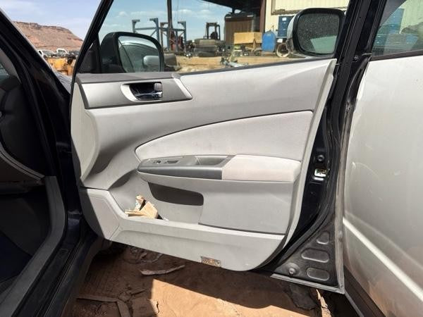 Used Front Right Door Assembly Front fits: 2009 Subaru Forester electr