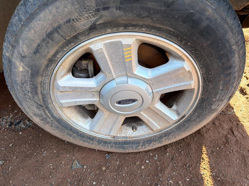Used Wheel fits: 2004 Ford F150 PICKUP New Style 17x7-1/2 aluminum 5 s