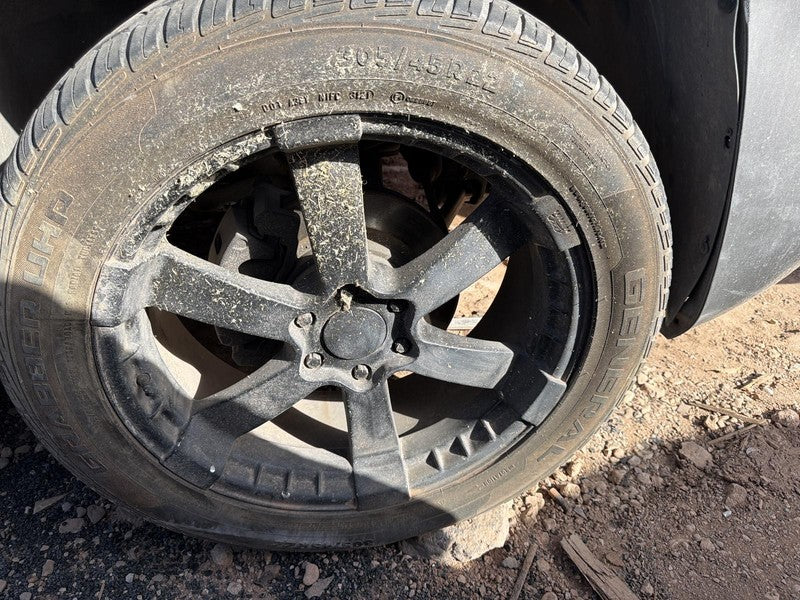 Used Wheel fits: 2007 Chevrolet Tahoe 20x8-1/2 6 spoke peaked spoke Gr