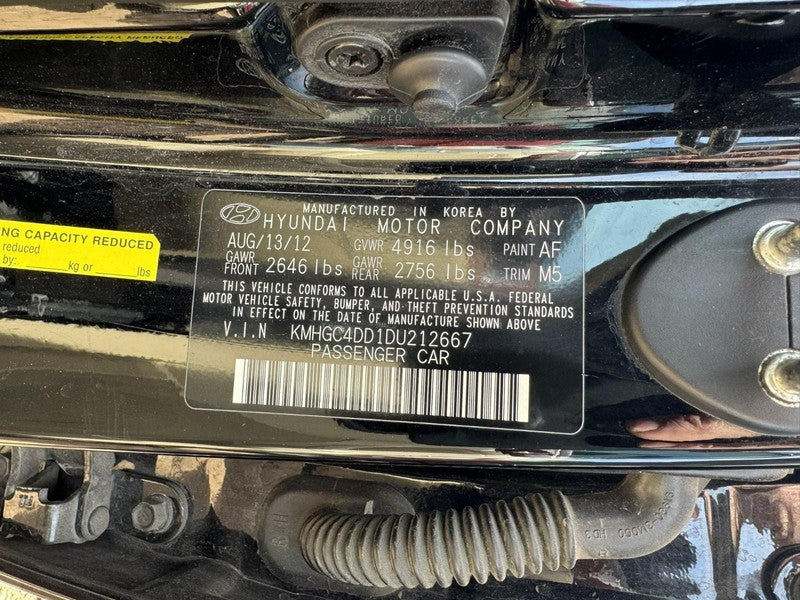 Used Right Tail Light Assembly fits: 2013 Hyundai Genesis Sdn quarter 