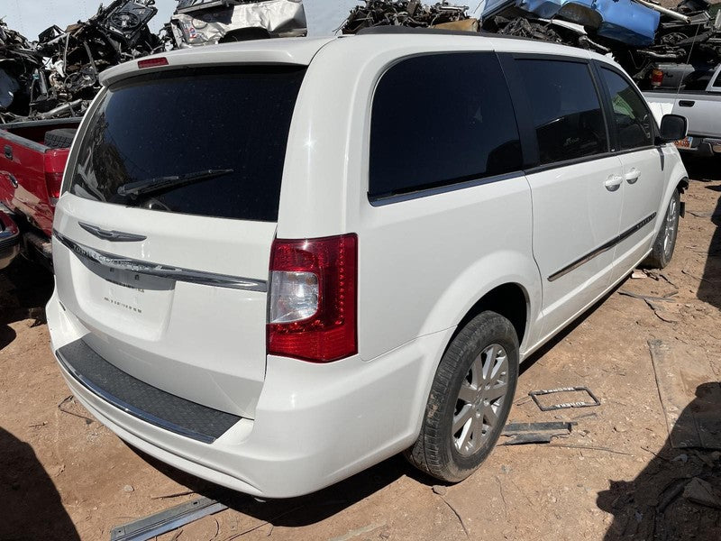 Used Right Door Mirror fits: 2013 Chrysler Town & country Power chrome