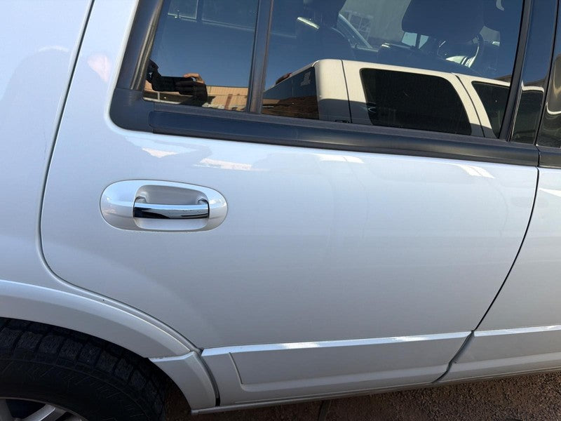 Used Rear Right Door Assembly Rear Side fits: 2013 Ford Expedition ele