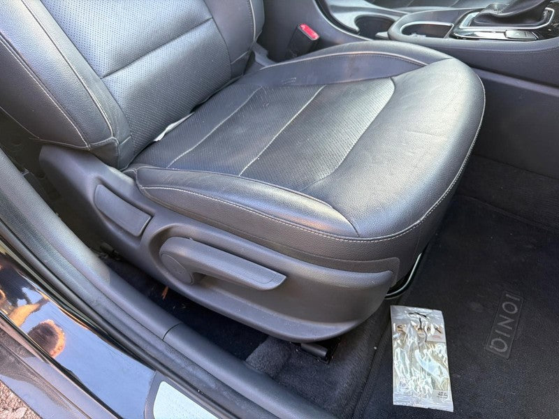 Used Front Right Seat Front fits: 2017 Hyundai Ioniq VIN C 8th digit H