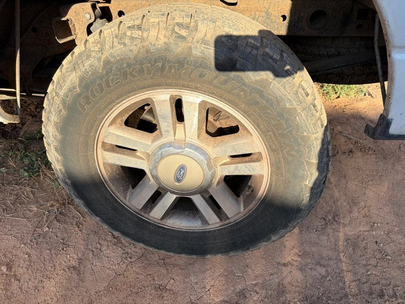 Used Front Left Door Assembly Front fits: 2007 Ford F150 PICKUP Super 