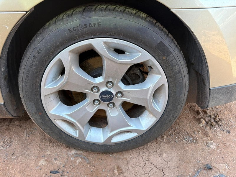 Used Front Left Door Assembly Front fits: 2010 Ford Taurus electric L.