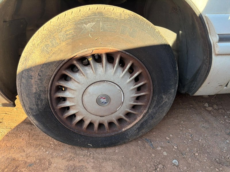 Used Wheel fits: 1998 Buick Lesabre 15x6 aluminum Grade A