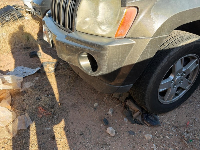Used Front Bumper Assembly Front fits: 2005 Jeep Grand cherokee w/o ch
