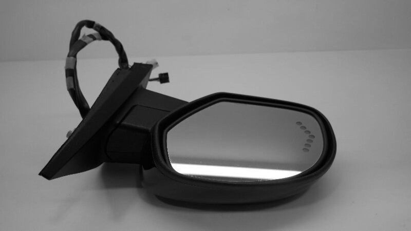 Used Left Door Mirror fits: 2007 Gmc Yukon xl 1500 Power w/turn signal