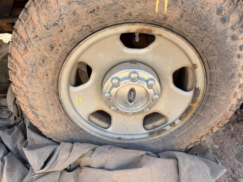 Used Front Right Seat Front fits: 2005 Ford F350SD PICKUP bench split 