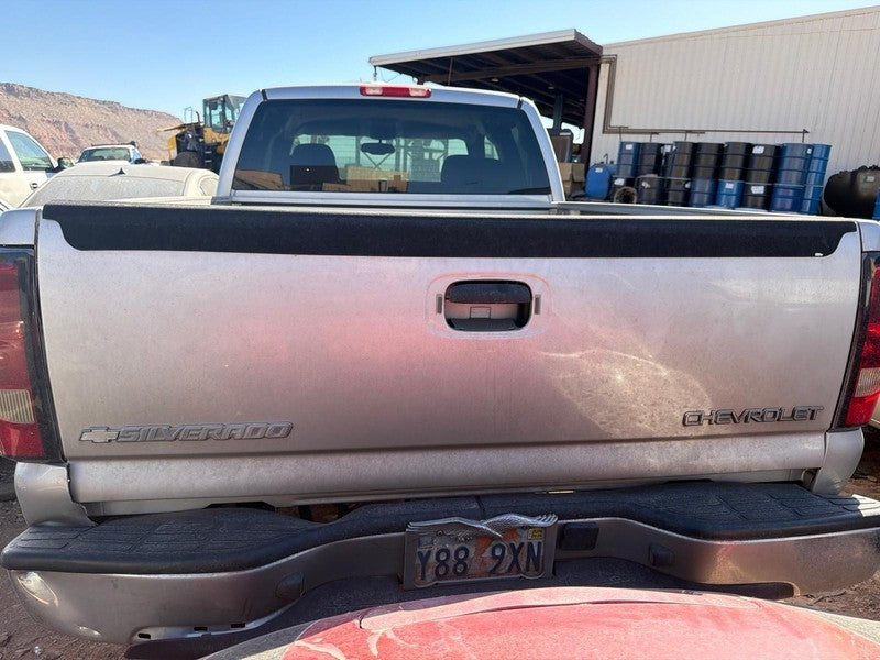 Used Tailgate fits: 2005 Chevrolet Silverado 1500 pickup Fleetside Gra