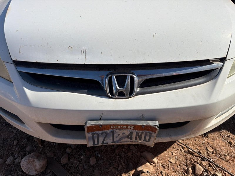 Used Front Grille fits: 2006 Honda Accord Sdn VIN 5 6th digit Front Gr