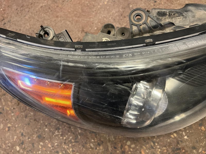 Used Right Headlight Assembly fits: 2012 Hyundai Equus xenon HID adapt
