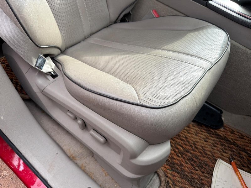 Used Front Right Seat Front fits: 2011 Lincoln Mkx bucket air bag heat