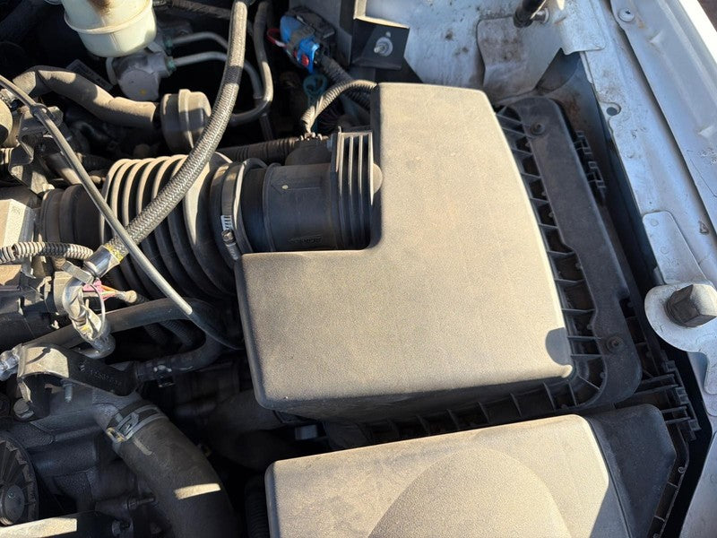 Used Air Cleaner Assembly fits: 2010 Cadillac Dts  Grade A