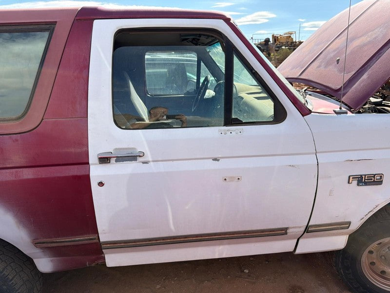 Used Front Right Door Assembly Front fits: 1995 Ford Bronco manual ped