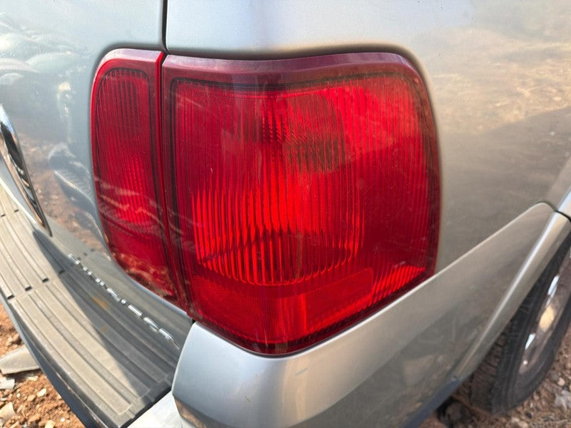 Used Right Tail Light Assembly fits: 2005 Lincoln Navigator quarter pa