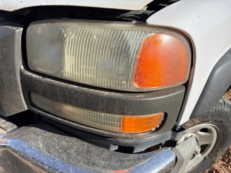 Used Left Headlight Assembly fits: 2007 Gmc Sierra 2500 pickup Left Gr