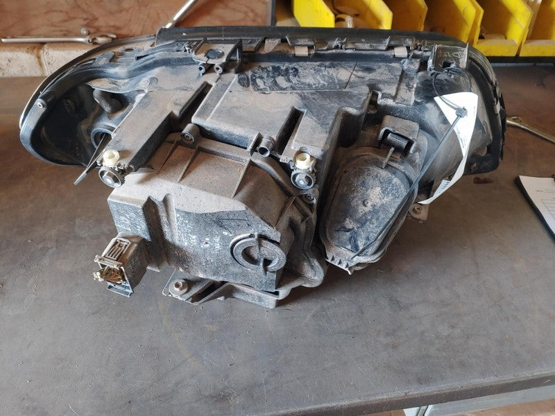 Used Left Headlight Assembly fits: 2005 Bmw X5 w/xenon HID w/o adaptiv