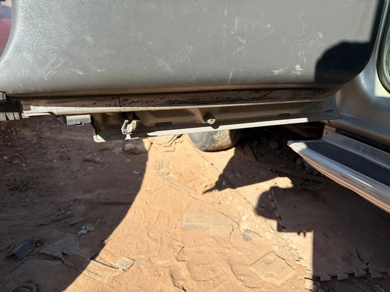 Used Rear Right Door Assembly Rear Side fits: 2005 Chevrolet Silverado