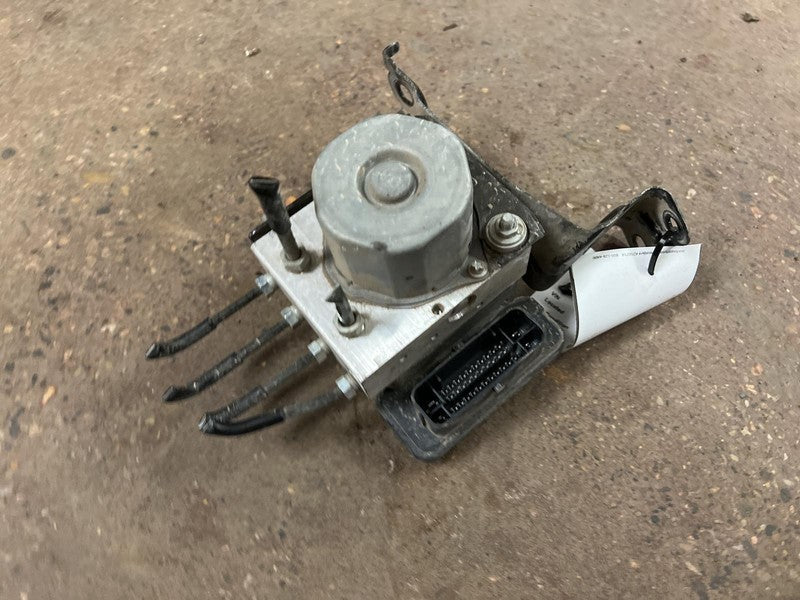 2014 TOYOTA CAMRY ABS PUMP ASSEMBLY ID#: 44540-06080