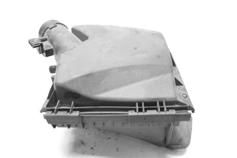 Used Air Cleaner Assembly fits: 2015 Chevrolet Malibu VIN 1 4th digit 