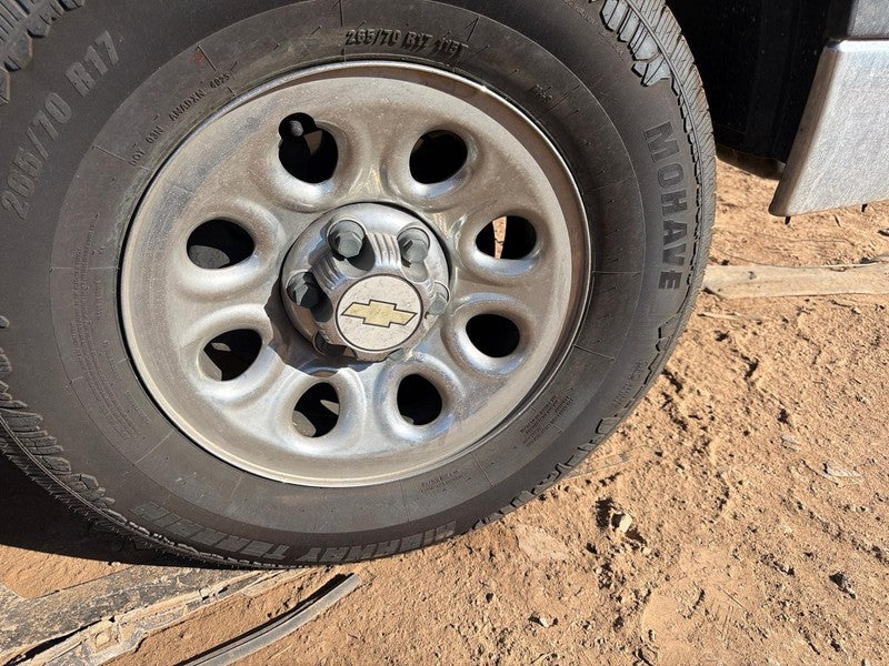 Used Wheel fits: 2005 Chevrolet Silverado 1500 pickup 16x7 aluminum op