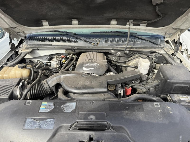 Used Air Cleaner Assembly fits: 2002 Chevrolet Tahoe 6.0L w/high capac