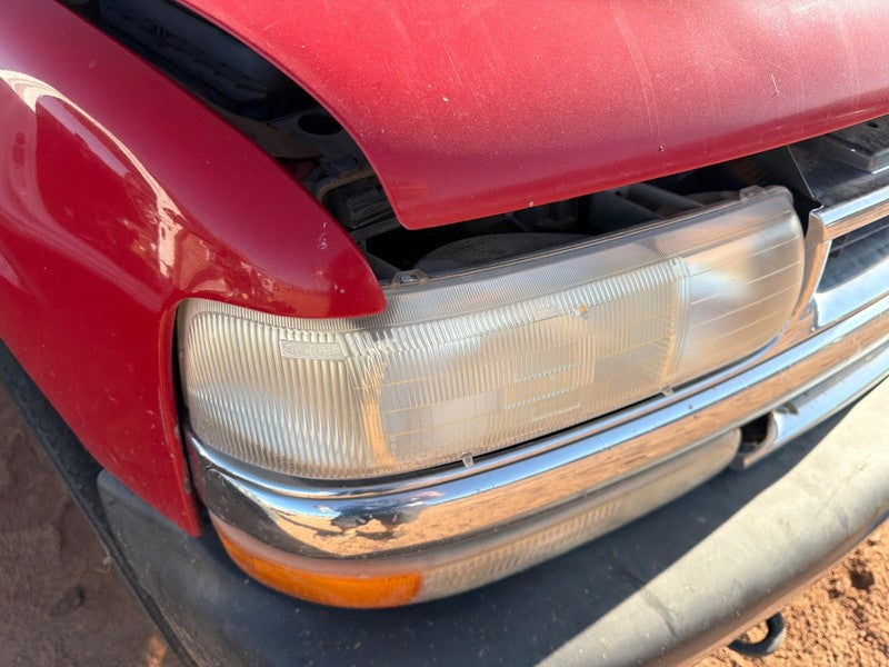 Used Right Headlight Assembly fits: 2001 Chevrolet Tahoe Right Grade A
